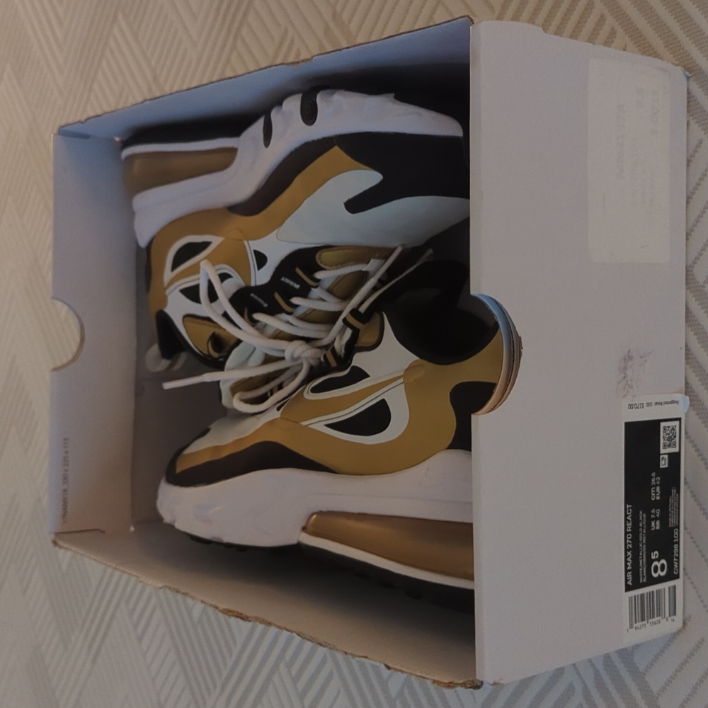 Nike Air Max 270 React